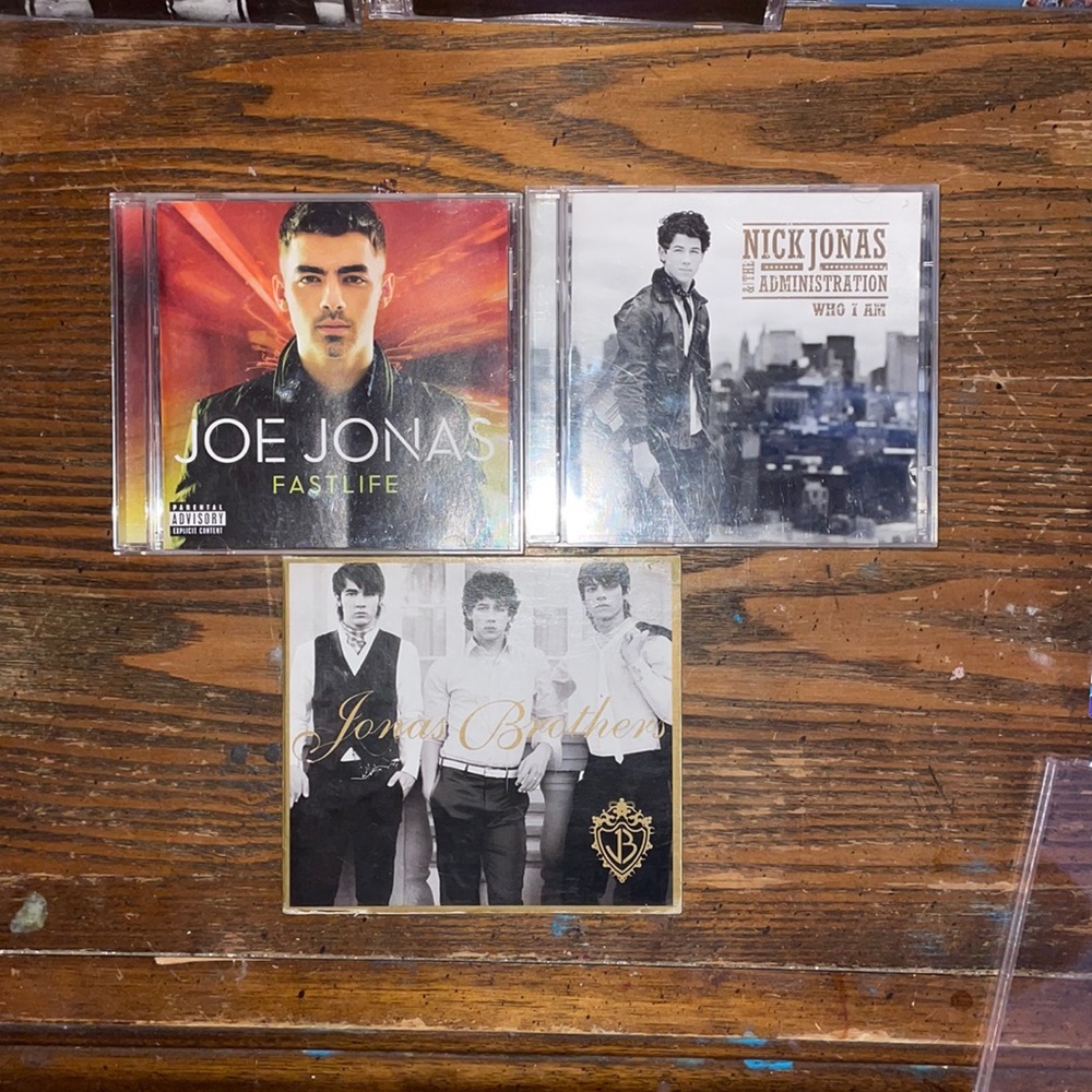 3 Jonas brothers cds